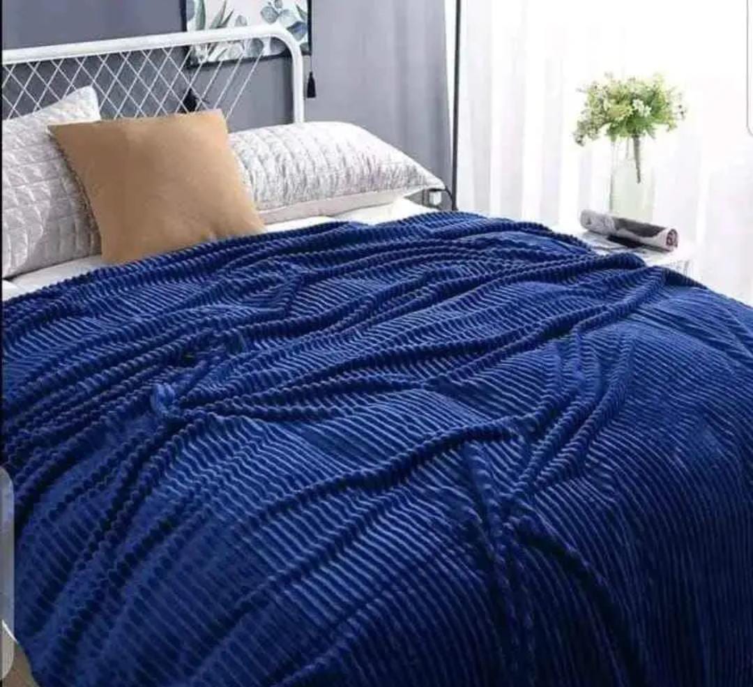 Plain Colour Velvet Fleece Blanket - Image 4