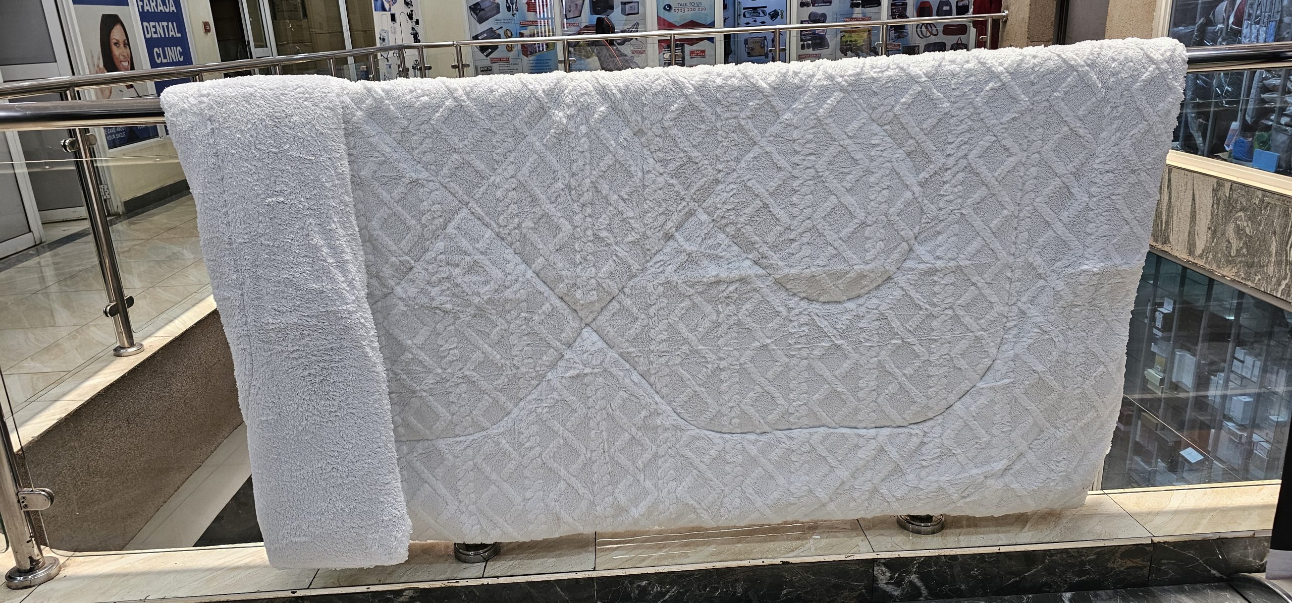 SINGLE WOOLEN FLANNEL DUVET - SIZE 6BY6